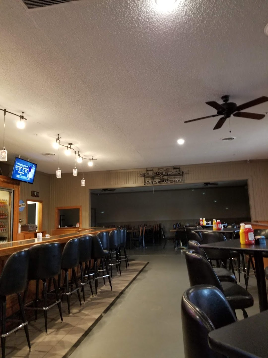 Country Line Bar and Grill