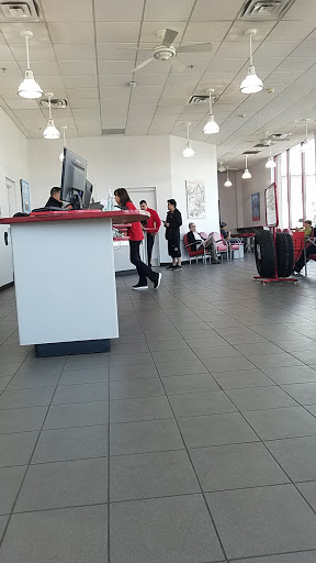 Tire Shop «Discount Tire Store - Oak Lawn, IL», reviews and photos, 6635 95th St, Oak Lawn, IL 60453, USA