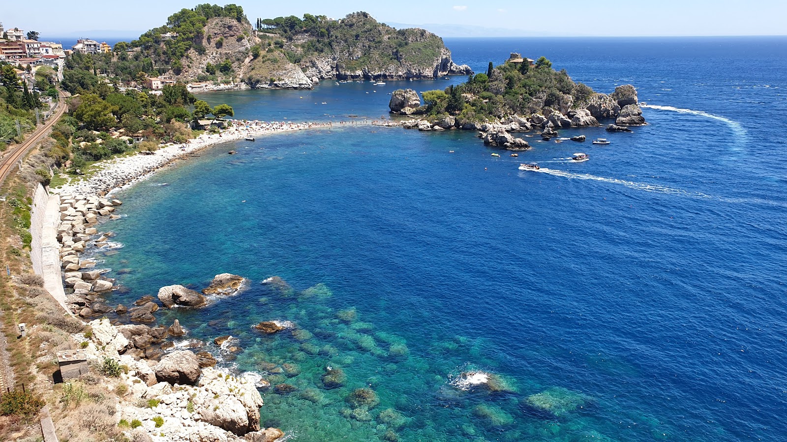 Zdjęcie Spiaggia di Isola Bella częściowo zrewitalizowany obszar