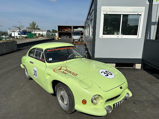 Les Bagnoles à Papé - By DUMAS