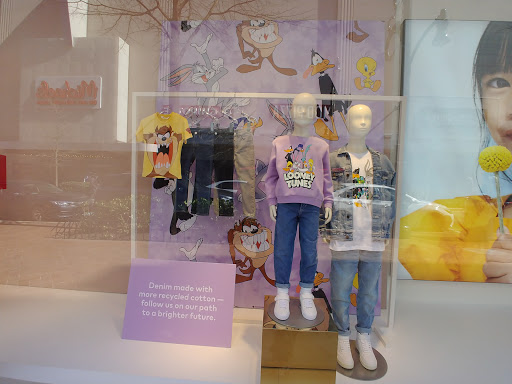 Clothing Store «H&M», reviews and photos, 8518 Fenton St, Silver Spring, MD 20910, USA