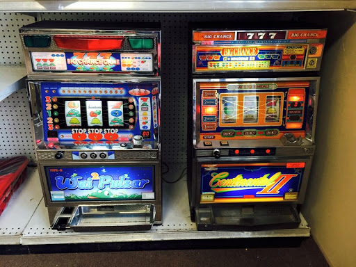 Pawn Shop «R&D PAWN AND SMOKE SHOP», reviews and photos, 942 S Delsea Dr, Vineland, NJ 08360, USA