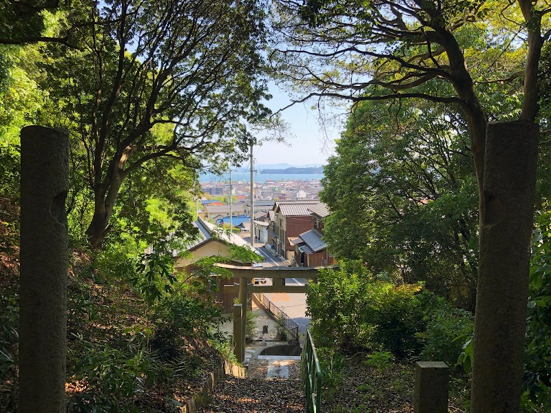 岡熊荒神社