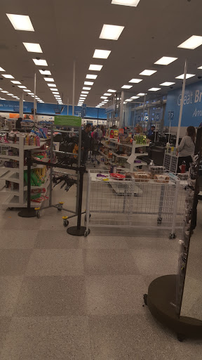 Clothing Store «Ross Dress for Less», reviews and photos, 7065 Cermak Rd, Berwyn, IL 60402, USA