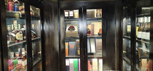 Liquor Store «Peachtree Package Store», reviews and photos, 300 Peachtree St NE # Cs1, Atlanta, GA 30308, USA