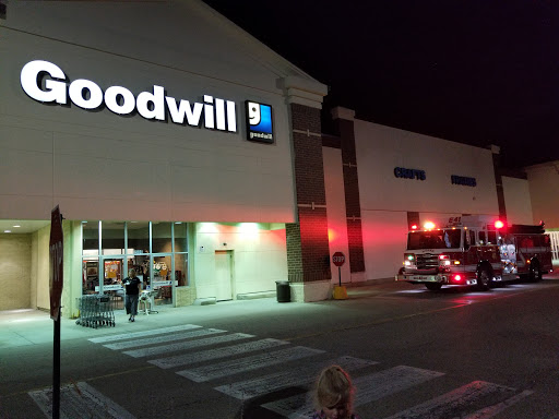 Thrift Store «Goodwill Industries McHenry», reviews and photos, 2006 N Richmond Rd, McHenry, IL 60051, USA
