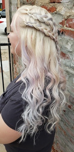 Hair Salon «House of Hair Salon», reviews and photos, 907 W Douglas Ave, Wichita, KS 67213, USA