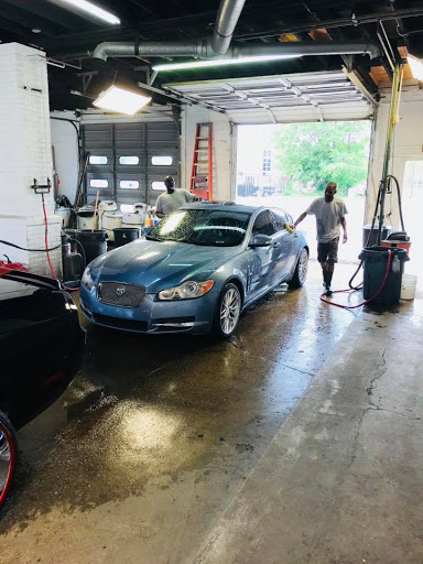 Swancy's Auto Salon en Indianapolis