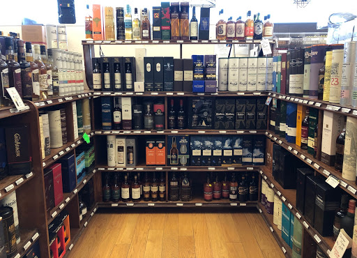 Liquor Store «Town Wine & Spirits», reviews and photos, 179 Newport Ave, Rumford, RI 02916, USA
