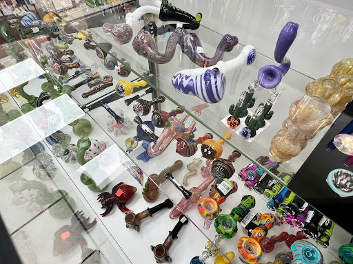 Tobacco Shop «Smoke Tokz Head Shop KC», reviews and photos, 1263 W 103rd St, Kansas City, MO 64114, USA