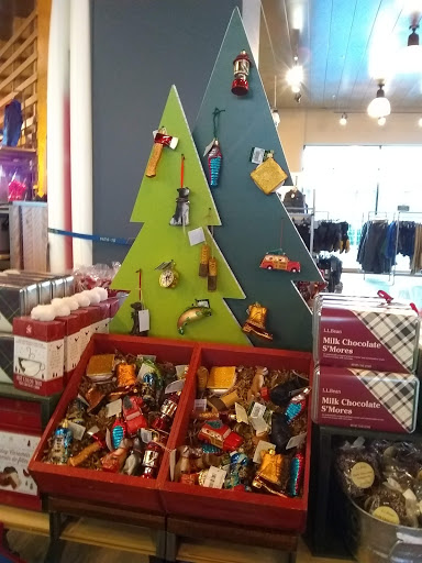 Clothing Store «L.L. Bean», reviews and photos, 101 Cherry St Suite #1020, Burlington, VT 05401, USA