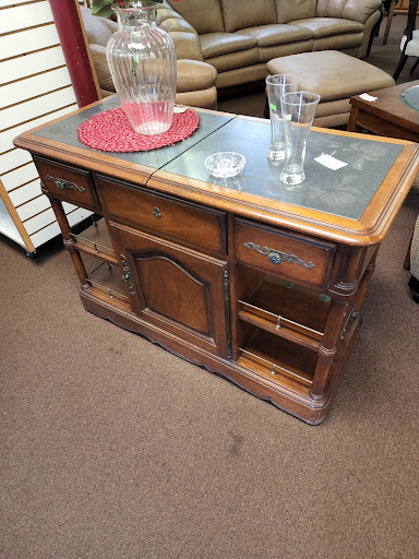 Thrift Store «Salvation Army Thrift Store», reviews and photos, 120 NW 10th St, Ocala, FL 34475, USA