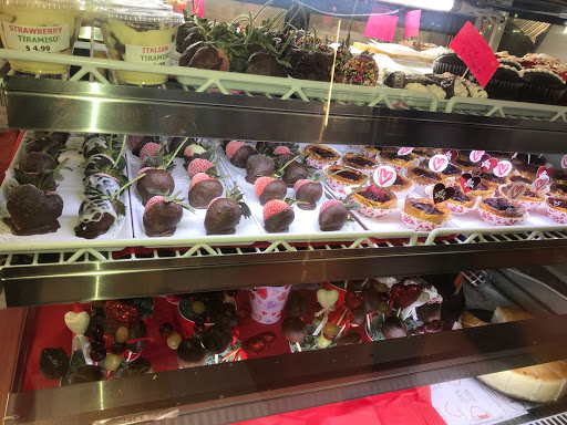 Grocery Store «P&M Orange Street Market», reviews and photos, 721 Orange St, New Haven, CT 06511, USA