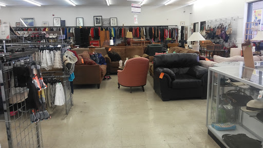 Thrift Store «The Salvation Army Family Store & Donation Center», reviews and photos, 2151 W Devon Ave, Chicago, IL 60659, USA