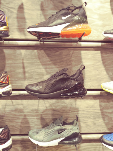 Sporting Goods Store «Nike Seattle», reviews and photos, 1500 6th Ave, Seattle, WA 98101, USA