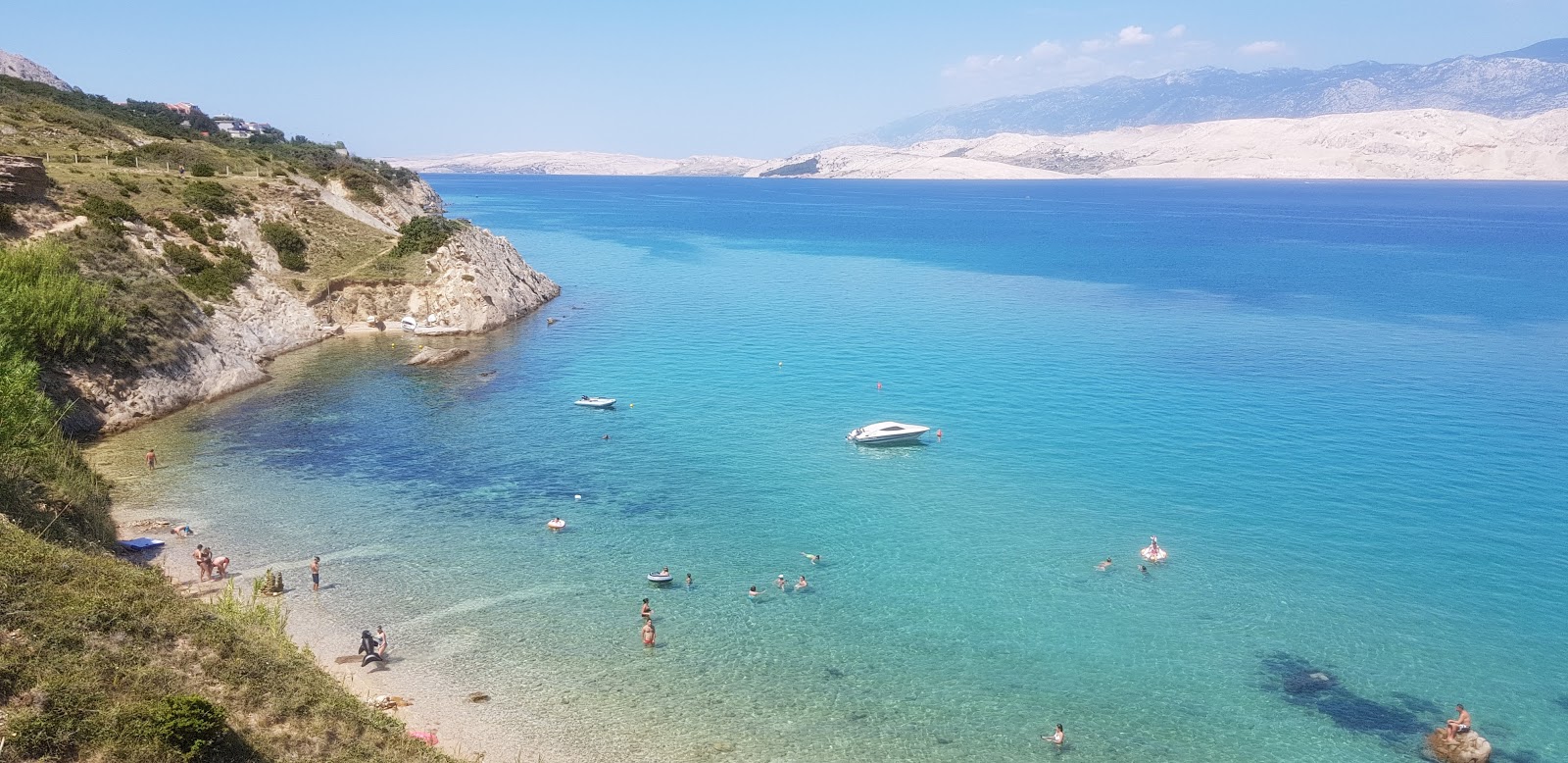 Foto von Kozlinjak beach mit kleine, beiger kiesel Oberfläche