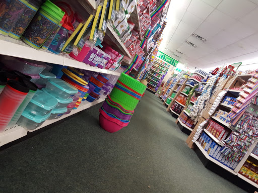 Dollar Store «Dollar Tree», reviews and photos, 6521 Sashabaw Rd, Village of Clarkston, MI 48346, USA