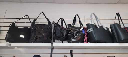 Consignment Shop «SecondHand Savvys», reviews and photos, 210 S Kings Ave, Brandon, FL 33511, USA