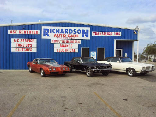 1100 E Kingsbury St, Seguin, TX 78155, USA