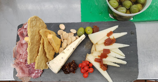 Hamburger Restaurant «Mountain Fresh Grocery Inc», reviews and photos, 521 Main St, Highlands, NC 28741, USA