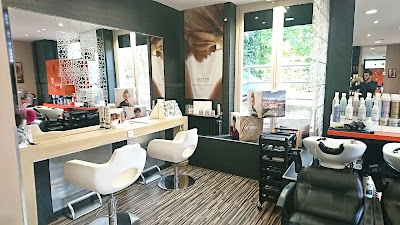 giulian coiffeur de l ile barbe à Lyon