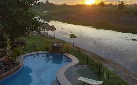 Monty's Riverside View Resort image