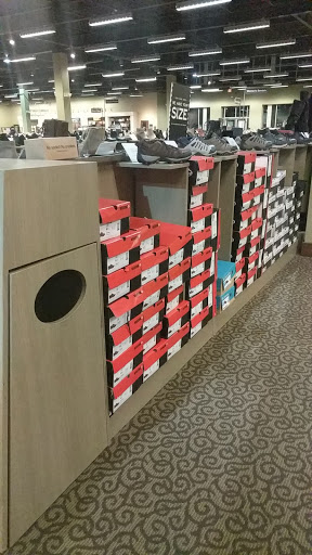 Shoe Store «DSW Designer Shoe Warehouse», reviews and photos, 5207 Brodie Lane, Sunset Valley, TX 78745, USA