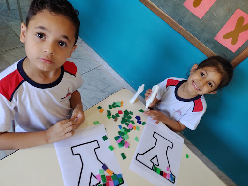 Logo da empresa - Escola Infantil Cristã Navegar e Aprender