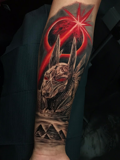 Explore honey pot tattoo ideas, creative tattoo ideas in Dallas, available at Sinners Tattoo Studio and Supply