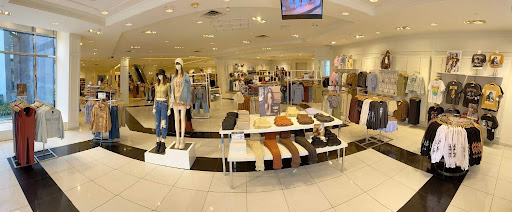 Clothing Store «F21 RED», reviews and photos, 2615 Medical Center Pkwy #2300, Murfreesboro, TN 37129, USA