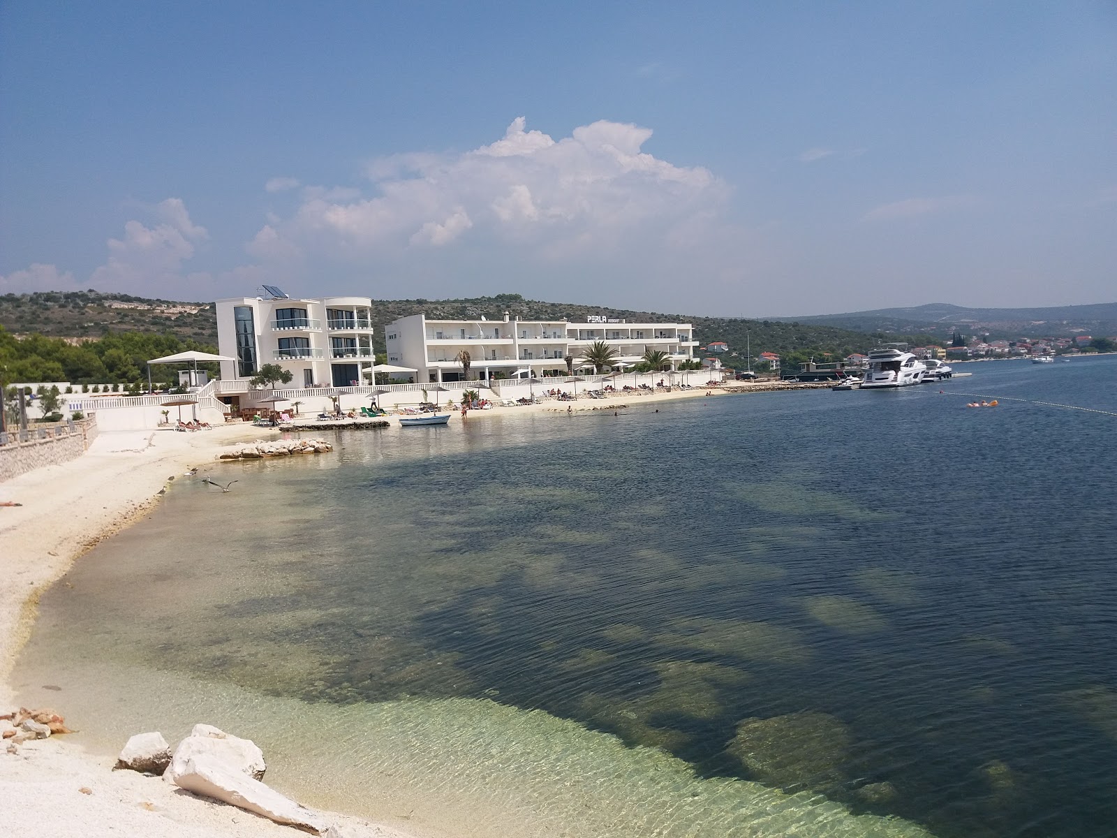 Perla Beach photo #9