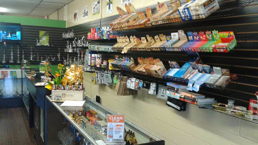 Tobacco Shop «Heights Head Smoke Shop», reviews and photos, 6412 N Main St b, Houston, TX 77009, USA