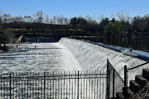 Dundee Dam image