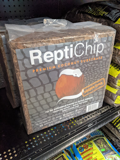 Pet Store «Birds & Beasts Pet Shop», reviews and photos, 35 Berkshire Dr # 18, Crystal Lake, IL 60014, USA