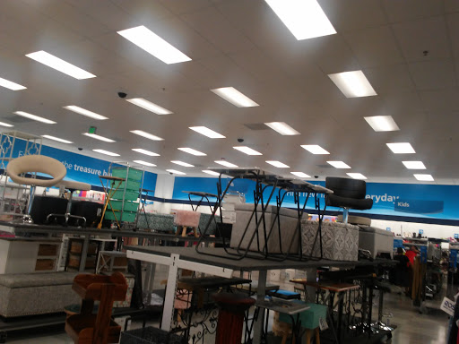 Clothing Store «Ross Dress for Less», reviews and photos, 2520 Sycamore Rd, DeKalb, IL 60115, USA