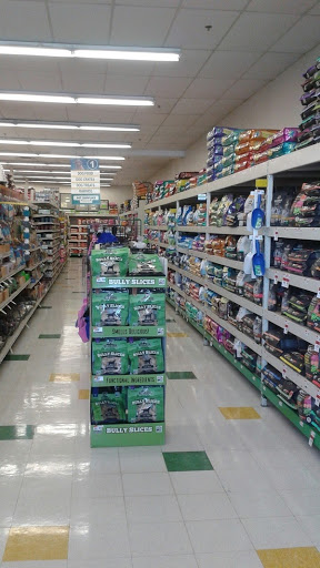 Pet Supply Store «Pet Supplies Plus», reviews and photos, 625 Southern Artery, Quincy, MA 02169, USA