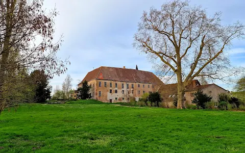 Schloss und Park Dieskau image