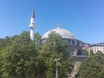 Yeni Cuma Camii