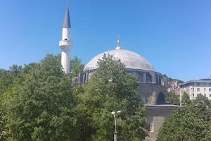 Yeni Cuma (Pertev Mehmet Paşa) Camii image
