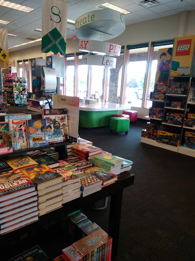 Book Store «Books-A-Million», reviews and photos, 31150 Southfield Rd, Franklin, MI 48025, USA