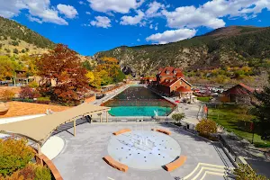 Glenwood Hot Springs Lodge image