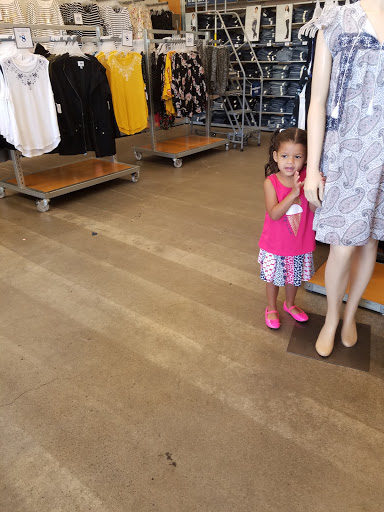 Clothing Store «Old Navy», reviews and photos, 13915 20th Ave, College Point, NY 11356, USA