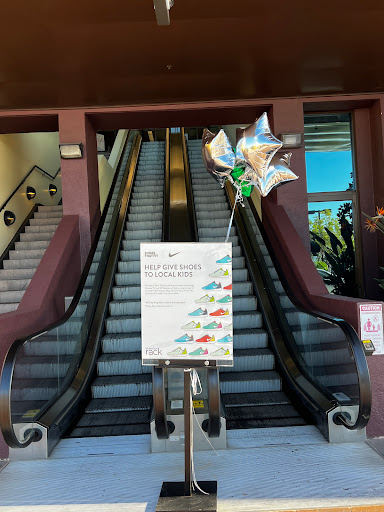 Department Store «Nordstrom Rack Glendale Fashion Center», reviews and photos, 227 N Glendale Ave, Glendale, CA 91206, USA