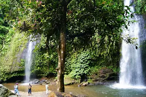 Waterfall Yarn Setukel image