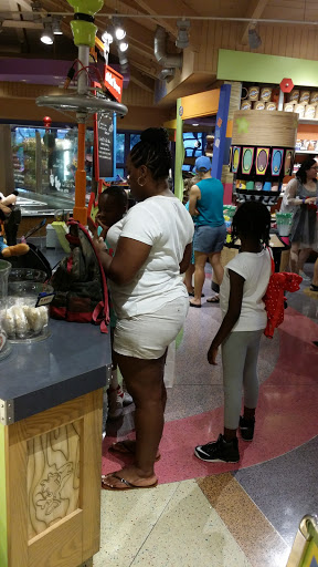 Department Store «Bon-Ton», reviews and photos, 443 E Main St, Westfield, MA 01085, USA