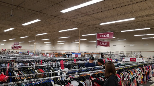 Clothing Store «Burlington Coat Factory», reviews and photos, 6900 Chestnut St, Gilroy, CA 95020, USA