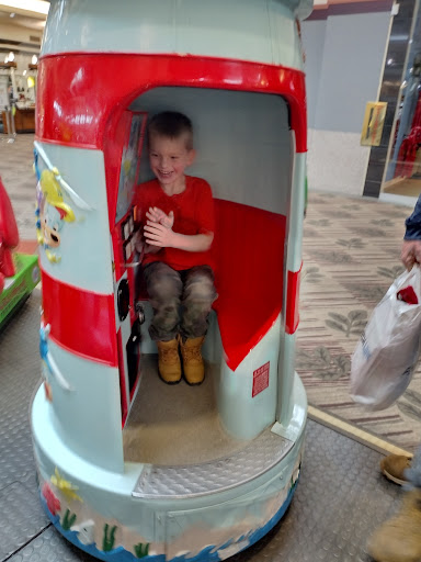 Shopping Mall «The Lakes Mall», reviews and photos, 5600 Harvey St, Muskegon, MI 49444, USA