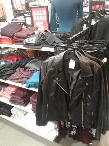 Clothing Store «rue21», reviews and photos, 901 Norland Ave, Chambersburg, PA 17201, USA