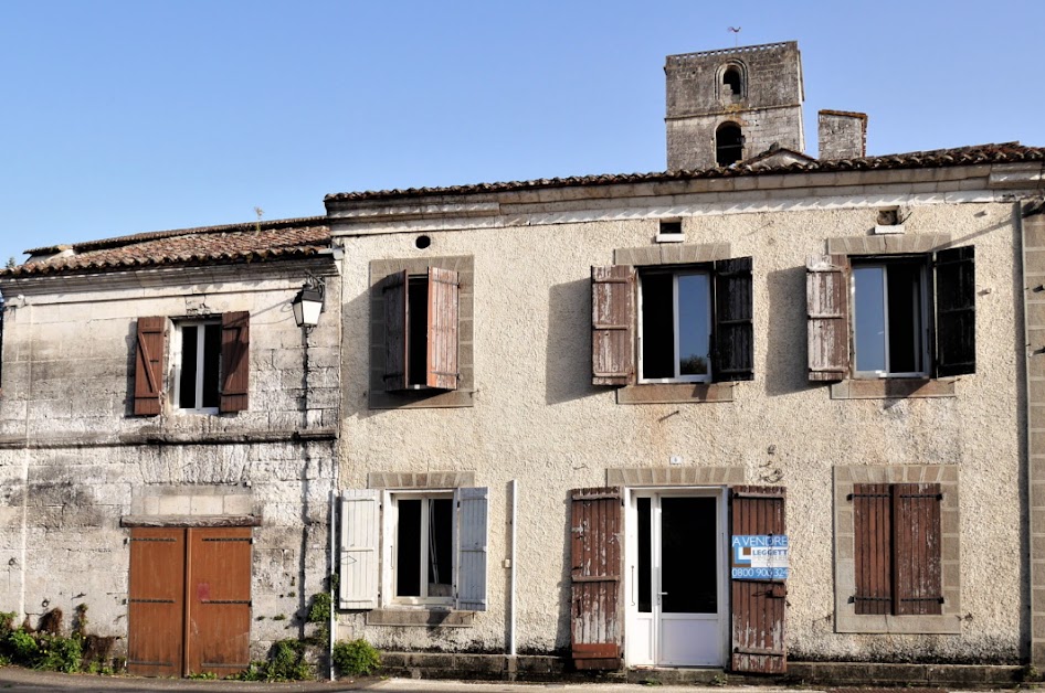 Lorane Leconte-Lesprit/Leggett Immobilier à Charras (Charente 16)