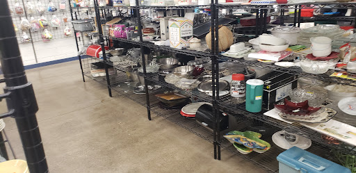 Thrift Store «7th & Bell Goodwill Retail Store & Donation Center», reviews and photos, 17037 N 7th Ave, Phoenix, AZ 85023, USA